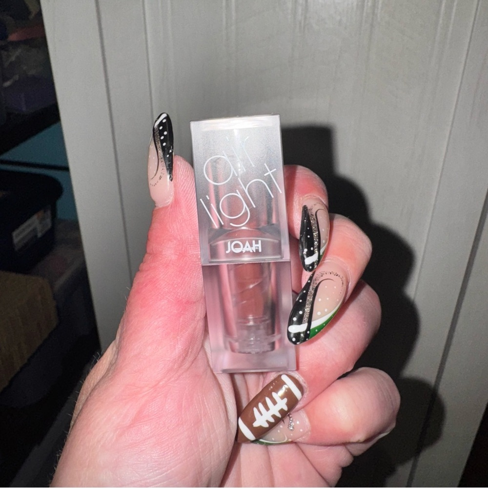 Air light lip color